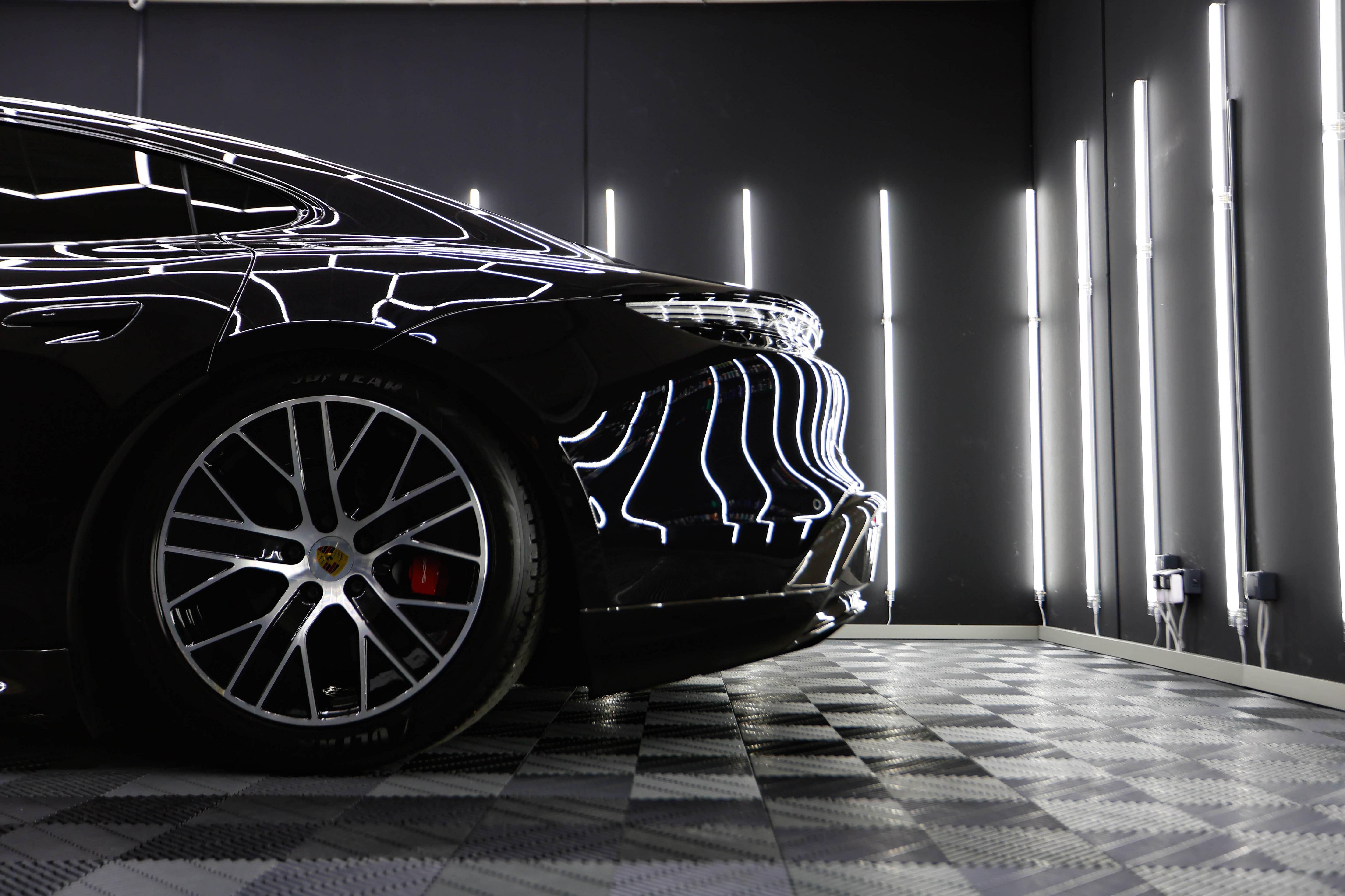 Hexagon 8/1 PC Black Edition