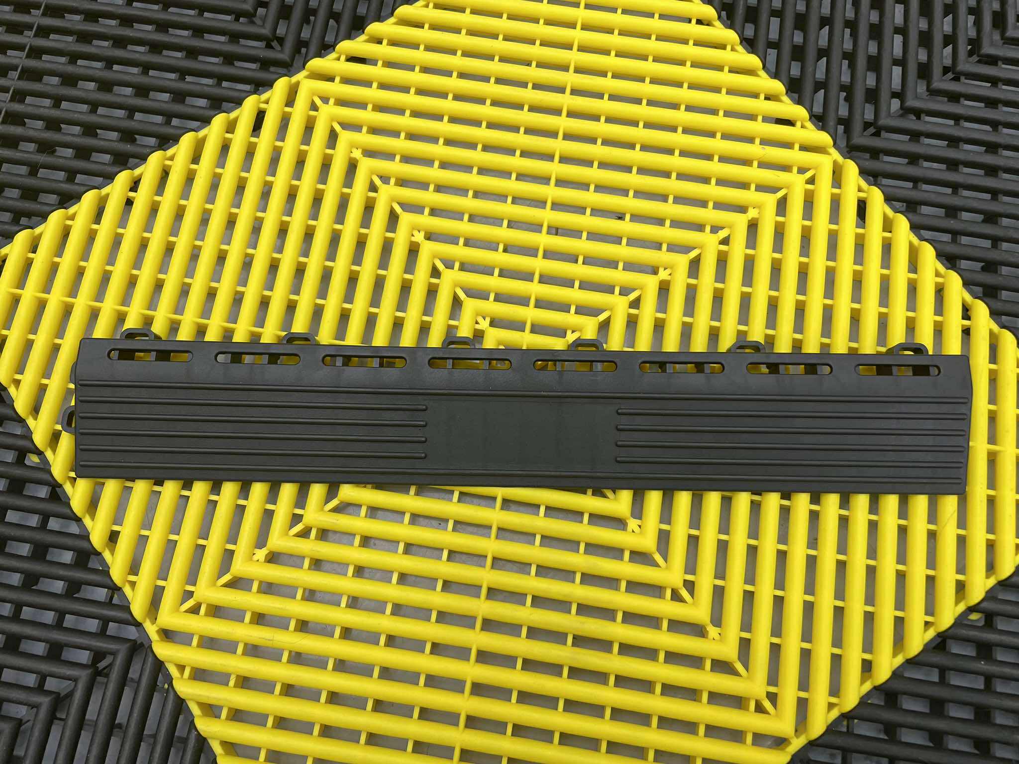 Garaaži Moodulpõranda sirge serv (isane)